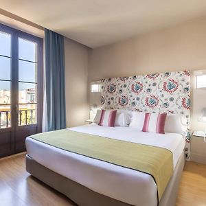 Kamer met een Queen Size Bed